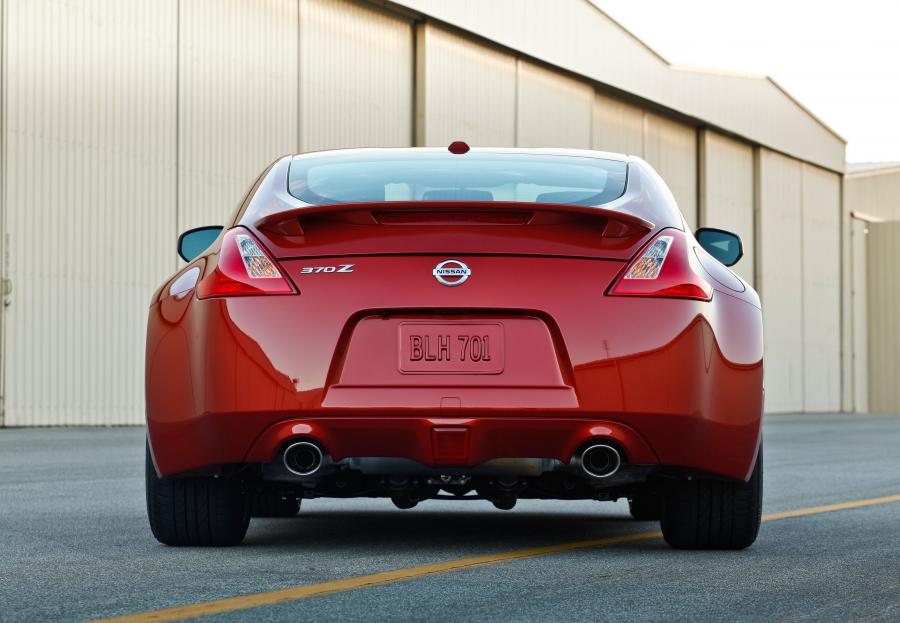  Nissan 370Z 2013 года  (фото 26 из 28)
